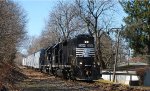 RP1 approaches the Railroad Avenue grade crossing